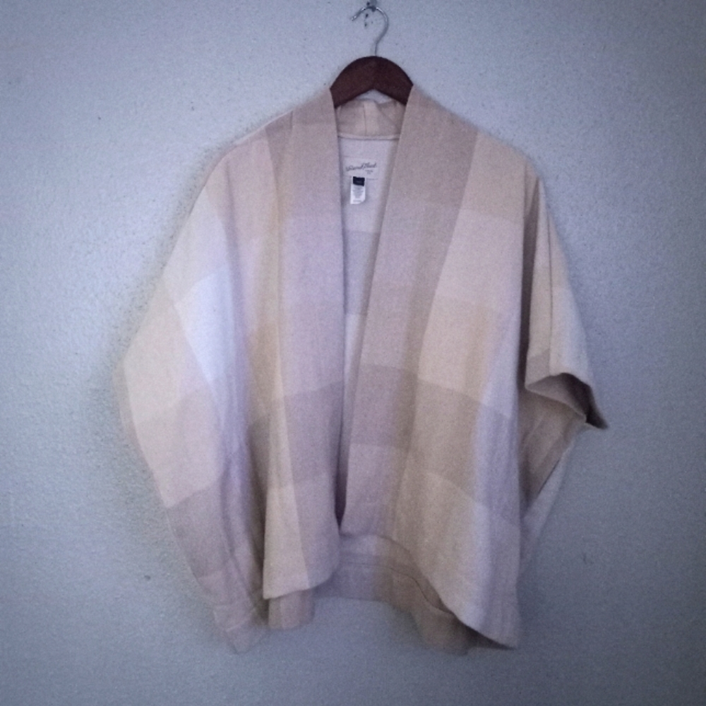 Universal Thread OS Buffalo Plaid Pocketed Shrug Shawl Jacket in Beige Creme